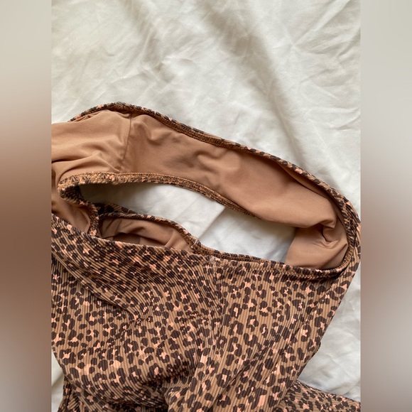 aerie Leopard Ribbed Strapless One-Piece Swimsuit in Tan and pink summer beach - Picture 8 of 8